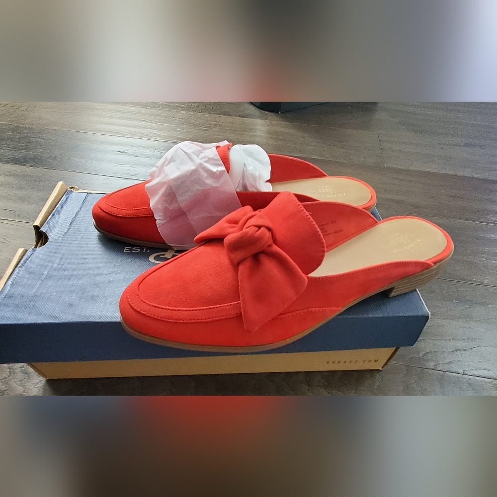 GH Bass women's size 9 red suede slip on loafers
